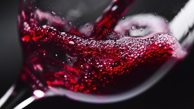 is-red-wine-good-for-seniors-722x406